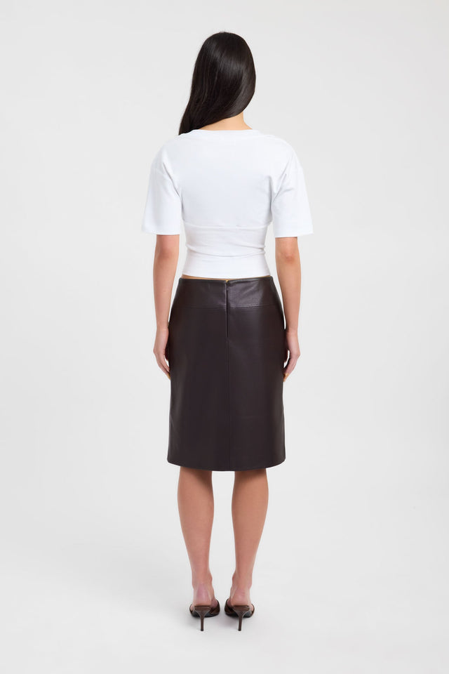 Crafted Levi Tee womens-blouse in white with fitted silhouette, v-neck and short sleeves back